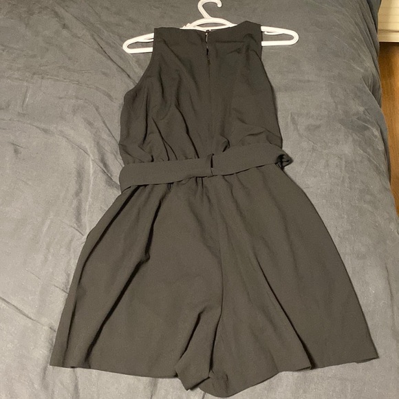Size 12 romper from Banana Republic with the tags still on! - Picture 5 of 5
